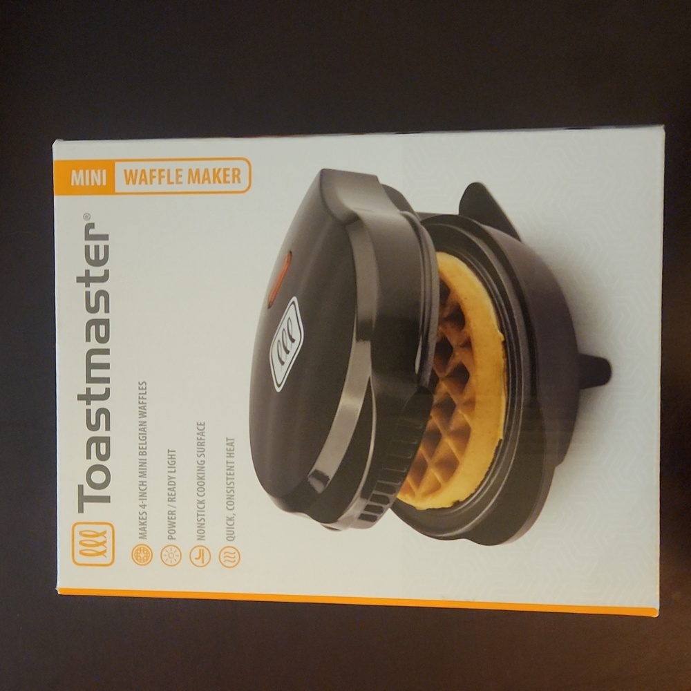 NWT Toastmaster Mini Waffle Iron